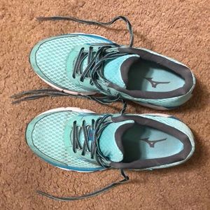 Mizuno Women’s Wave Inspire 11 Running Shoe